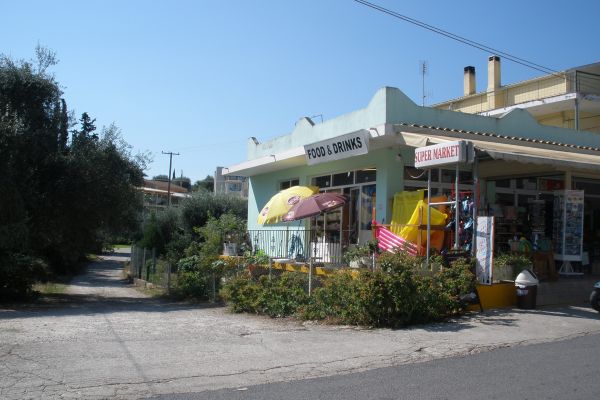 Gouvia appertement op 50 m van minimarktje corfu-vakantie