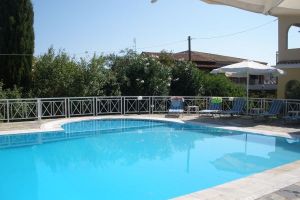 appartement met zwembad in gouvia op Corfu gouvia