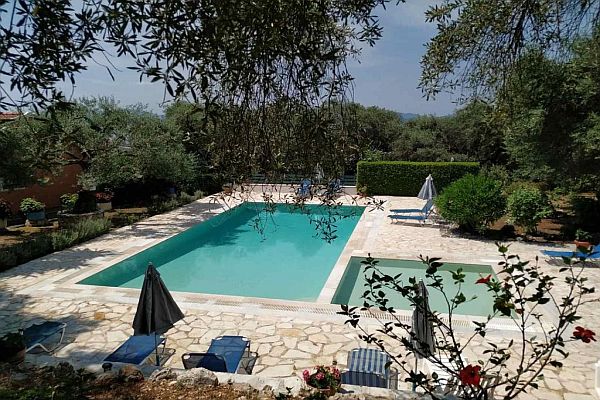 Corfu bungalow 300 m vn het strand Corfu vakantie