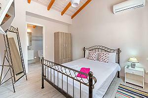 paxos villa met aparte studio